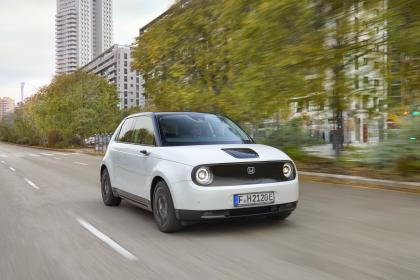 Οδηγούμε το νέο Honda e